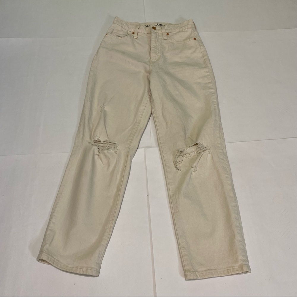 Universal Thread Off-White Distressed Highest Rise Straight Crop Jeans